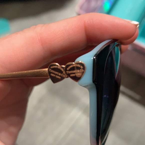 Double Heart Tiffany & Co. Sunglasses 💕 - Picture 4 of 12
